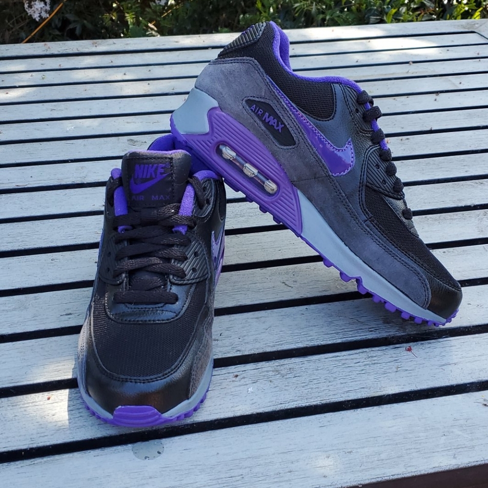 Nike Womens Air Max 90 Essential